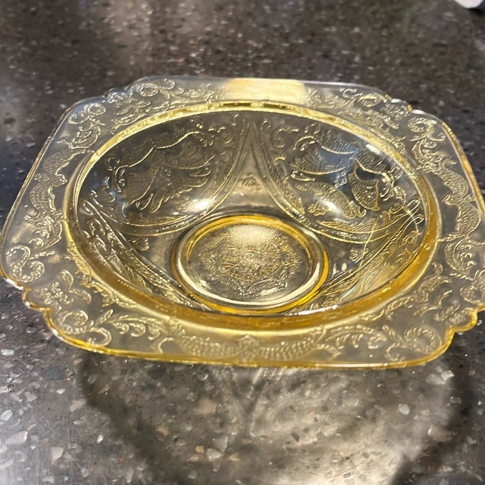 Depression glass Madrid patterned dish
